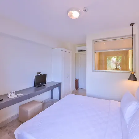 Hera Hotel