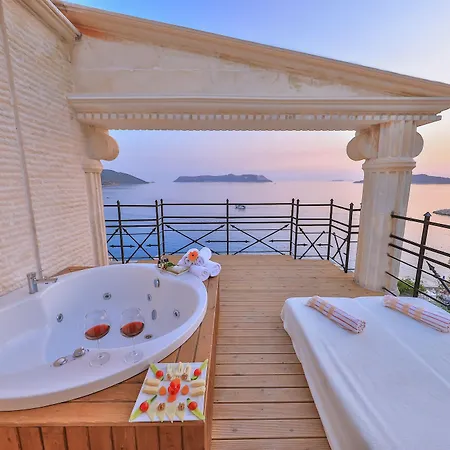 Hera Hotel 3*