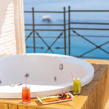 Hera Hotel
