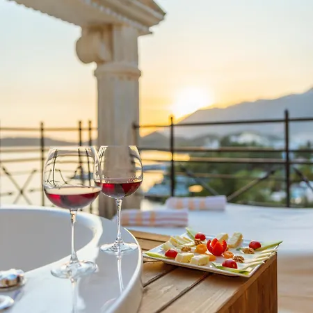 Hera Hotel 3*