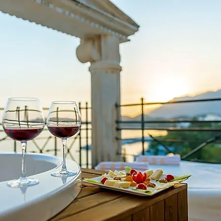 Hera Hotel