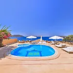 Hera Hotel